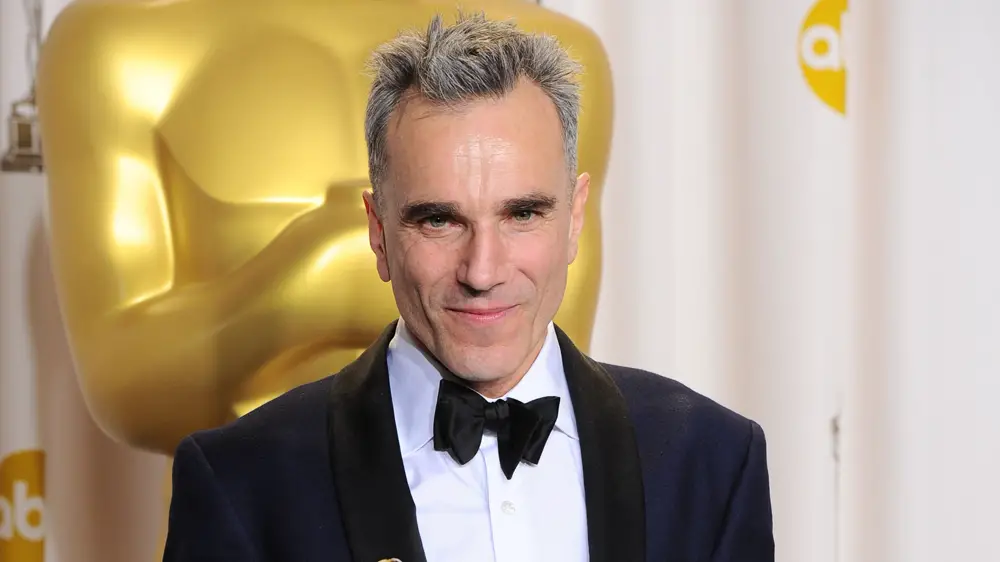 How tall is Daniel Day Lewis?